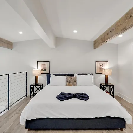 2 Bedroom Loft In The French Quarter
